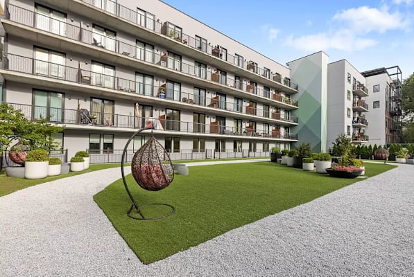 10 Lexington Avenue property